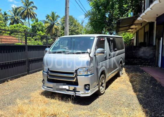Toyota Hiace 2007 - භාවිතා කරන ලද වෑන් රථය sale in Sri Lanka - patpat.lk