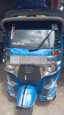 Bajaj Three Wheel 2015