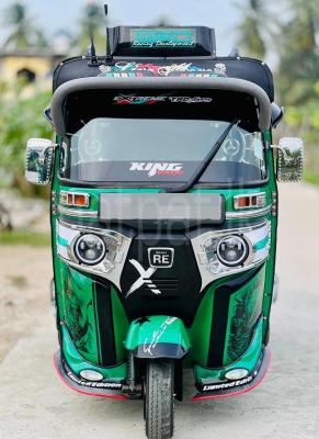 Bajaj Three Wheel 2019