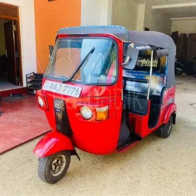 Bajaj Three Wheel 2013
