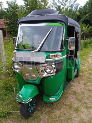 Bajaj Three Wheel 2014