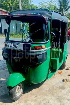 Bajaj Three Wheel 2015