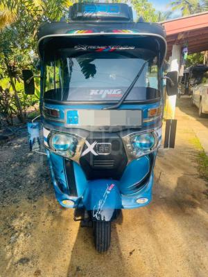 Bajaj Three Wheel 2015