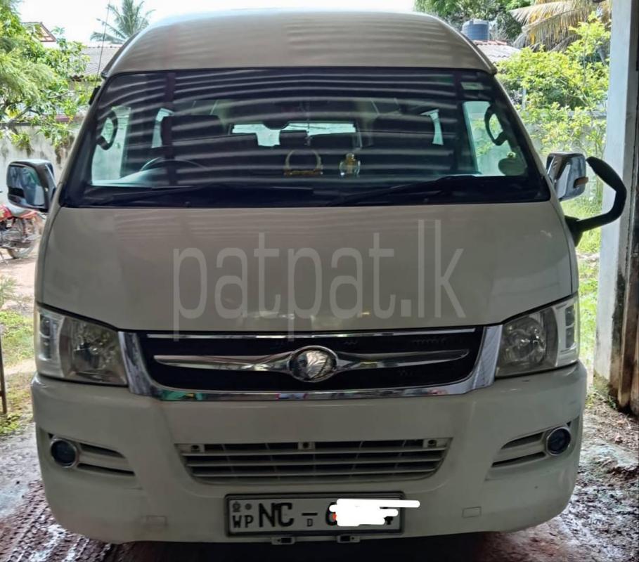 Toyota Hiace 2015 -  Van sale in Sri Lanka - patpat.lk