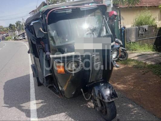 Bajaj 4 stroke 2011 - Used Three wheeler sale in Sri Lanka - patpat.lk