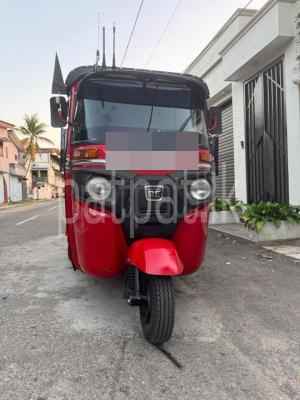 Bajaj Three Wheel 2020