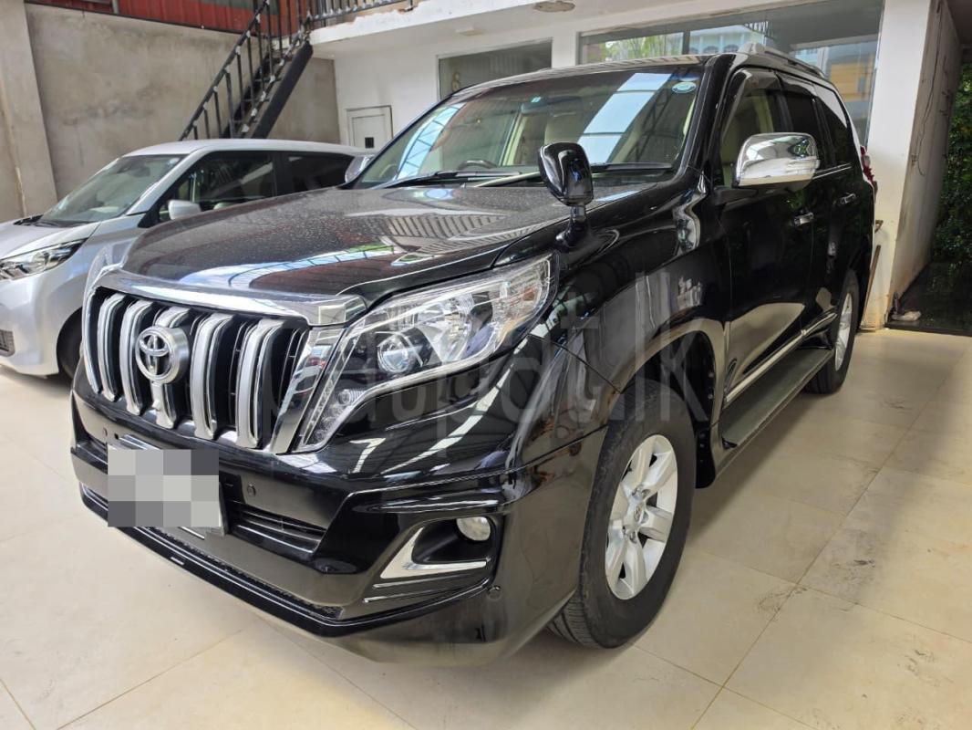 Toyota Land Cruiser 2015 - பயன்படுத்தப்பட்டது SUV sale in Sri Lanka - patpat.lk