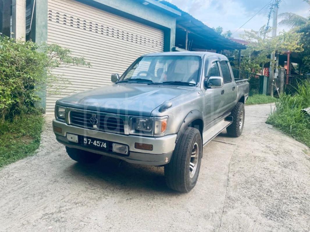 Toyota Hilux 1992 - භාවිතා කරන ලද භාණ්ඩ ප්‍රවාහන sale in Sri Lanka - patpat.lk