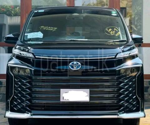 Toyota Voxy 2024