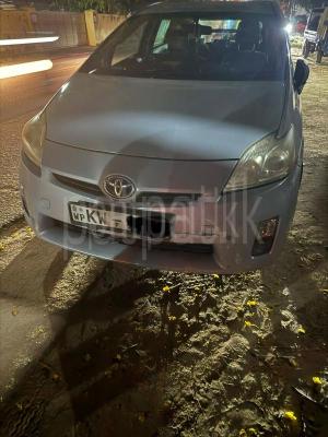 Toyota Prius 2011 -  කාර් sale in Sri Lanka - patpat.lk