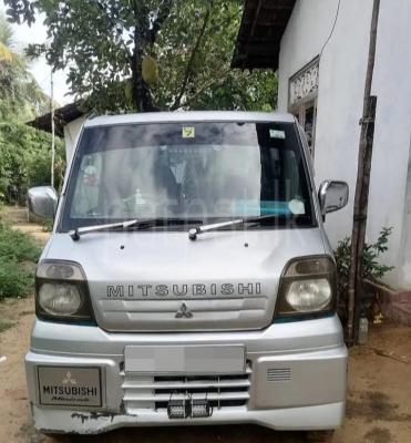 Mitsubishi Minicab 2001 - பயன்படுத்தப்பட்டது வேன் sale in Sri Lanka - patpat.lk