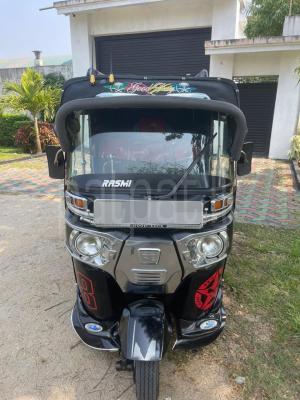 Bajaj Three Wheel 2015