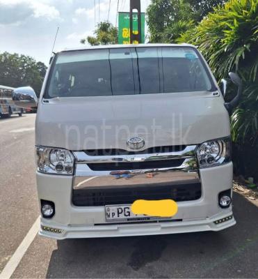 Toyota Hiace 2011