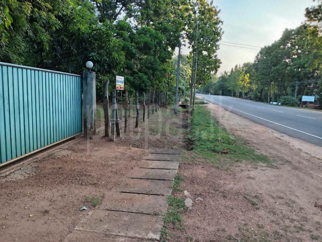 Building for Sale in Habarana
