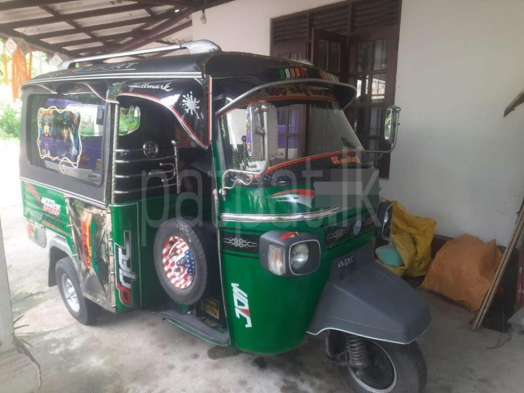 Piaggio Three Wheel 2010 - பயன்படுத்தப்பட்டது முச்சக்கர வண்டி sale in Sri Lanka - patpat.lk