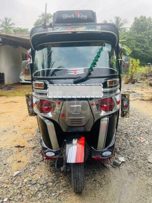 Bajaj Three Wheel 2014