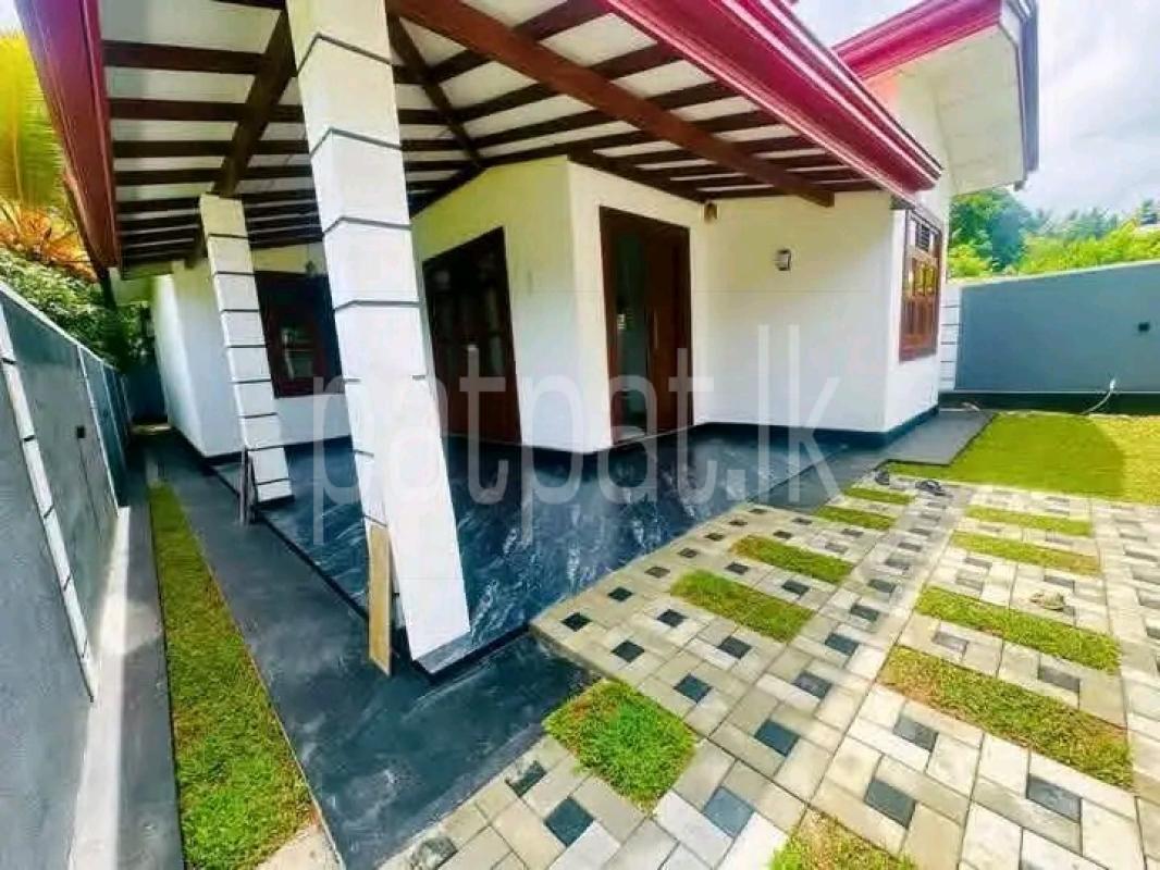 House for Sale in Adampan