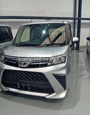 Toyota Roomy 2023 - Brand New Van sale in Sri Lanka - patpat.lk