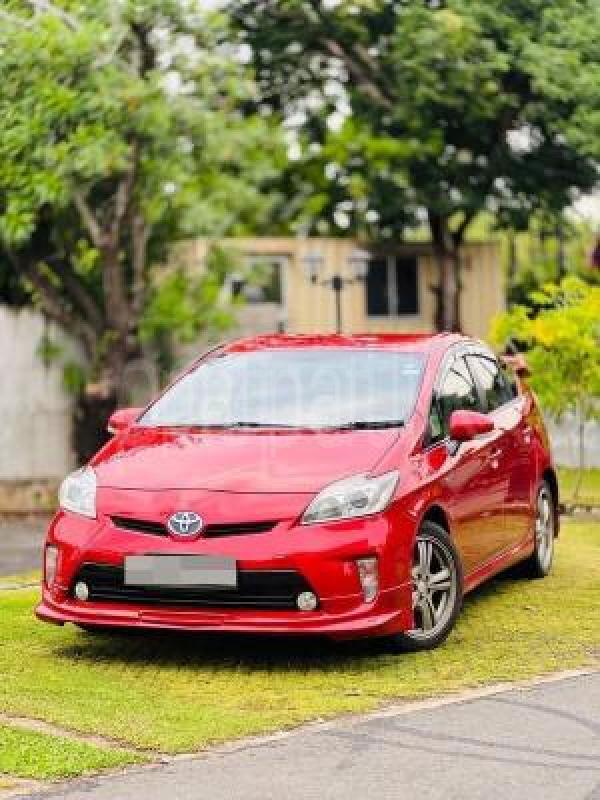 Toyota Prius 2014 -  කාර් sale in Sri Lanka - patpat.lk