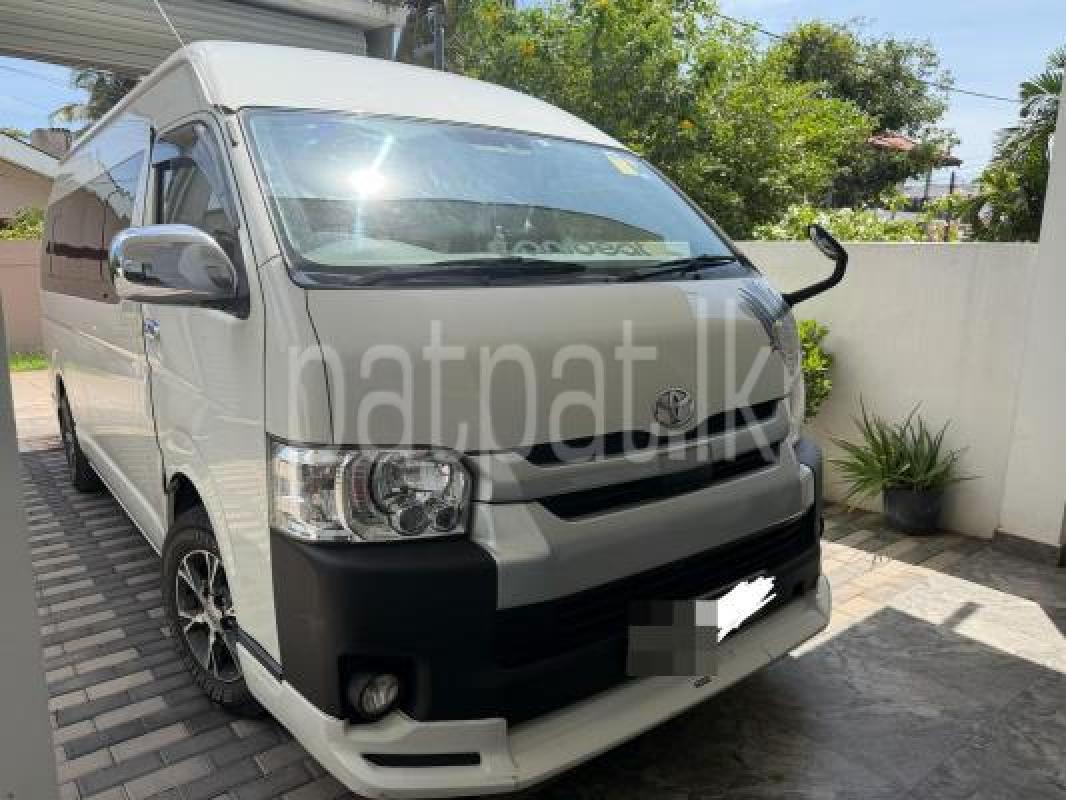 Toyota Hiace 2018 - භාවිතා කරන ලද වෑන් රථය sale in Sri Lanka - patpat.lk