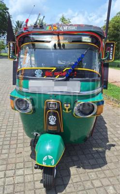 Bajaj Three Wheel 2013