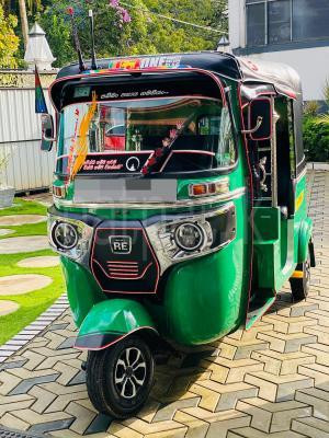 Bajaj Three Wheel 2015