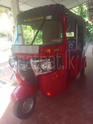 Bajaj Three Wheel 2015