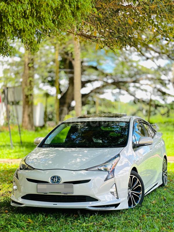 Toyota Prius 2016 -  Car sale in Sri Lanka - patpat.lk