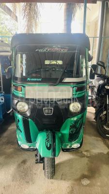 Bajaj Three Wheel 2015