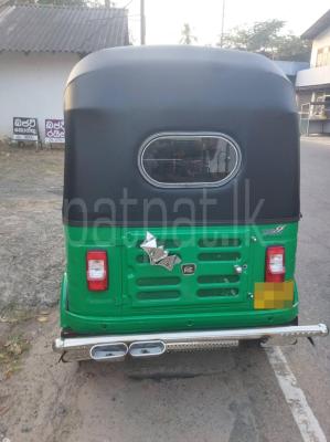 Bajaj Three Wheel 2016