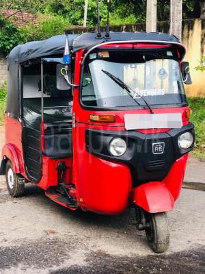 Bajaj 4 stroke 2017 - பயன்படுத்தப்பட்டது முச்சக்கர வண்டி sale in Sri Lanka - patpat.lk