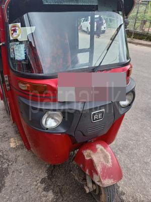 Bajaj Three Wheel 2018