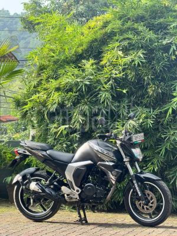 Yamaha FZ 2018 -  Bike sale in Sri Lanka - patpat.lk