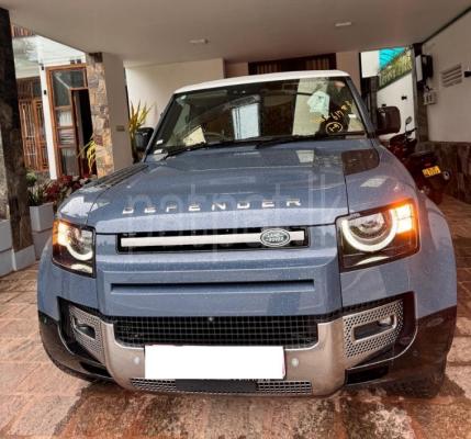 Land Rover Defender 2023