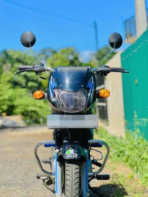 Bajaj CT100 2015