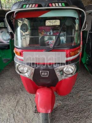Bajaj Three Wheel 2016
