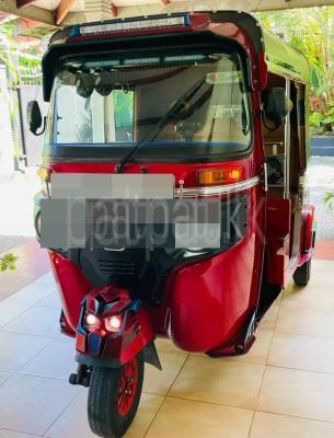 Bajaj 4 stroke 2018 -  முச்சக்கர வண்டி sale in Sri Lanka - patpat.lk