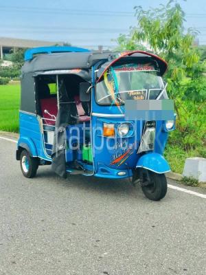 Bajaj Three Wheel 2012