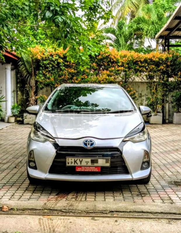 Toyota Aqua 2012 - பயன்படுத்தப்பட்டது கார் sale in Sri Lanka - patpat.lk