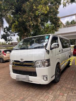 Toyota Hiace 2017