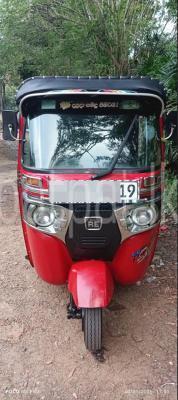 Bajaj Three Wheel 2015