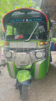 Bajaj Three Wheel 2015 - Used Three wheeler sale in Sri Lanka - patpat.lk