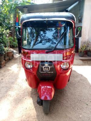 Bajaj Three Wheel 2016