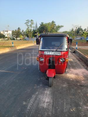 Bajaj Three Wheel 2011