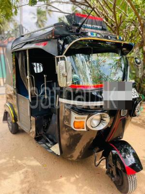 Bajaj Three Wheel 2011