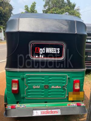 Bajaj Three Wheel 2015