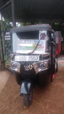 Bajaj 4 stroke 2015 - Used Three wheeler sale in Sri Lanka - patpat.lk