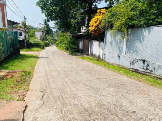 Residential Land for Sale in Talawatugoda