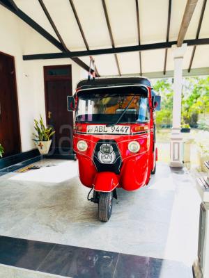 Bajaj Three Wheel 2016