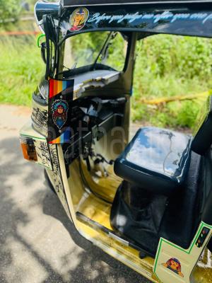 Bajaj Three Wheel 2010 - භාවිතා කරන ලද ත්‍රිරෝද රථය sale in Sri Lanka - patpat.lk